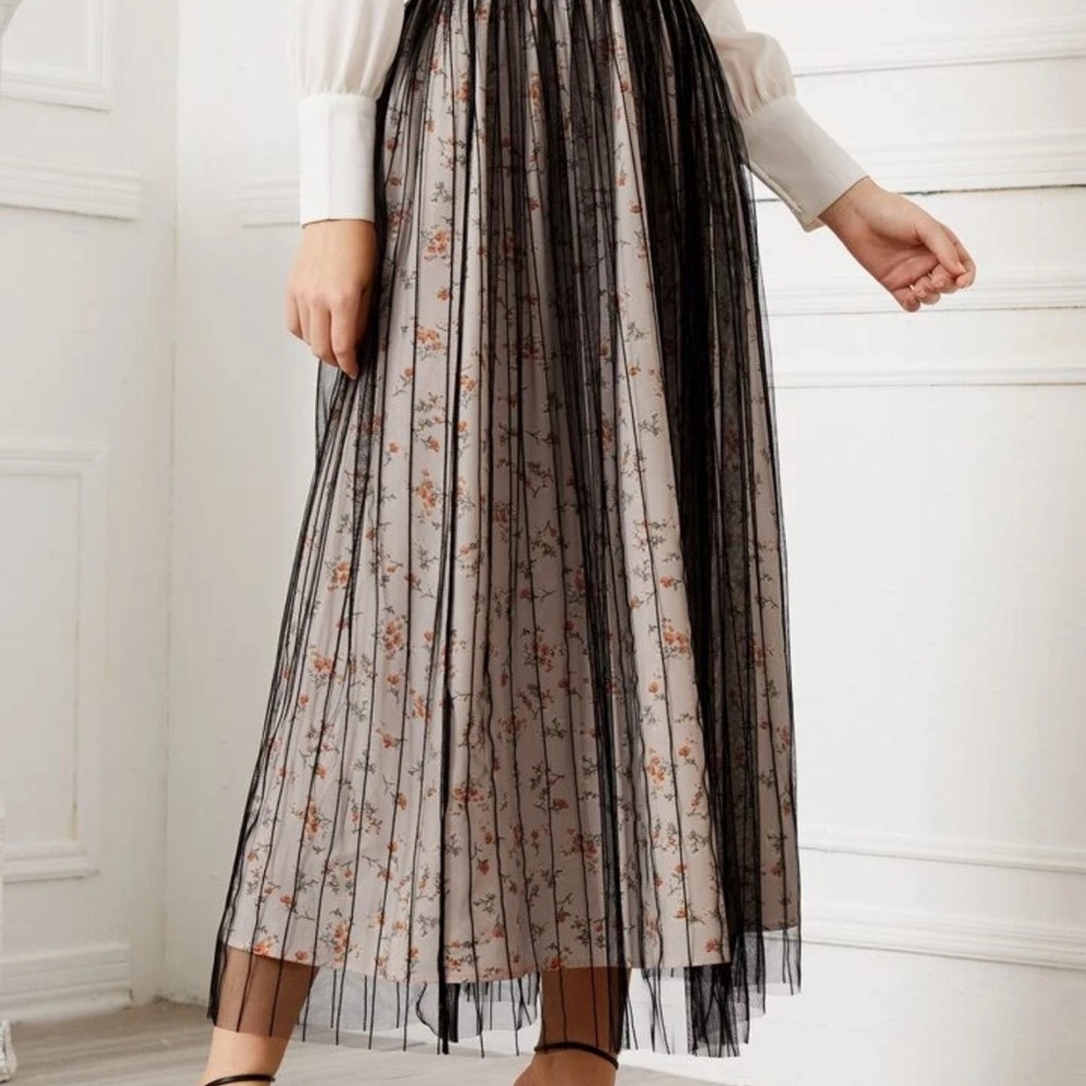 SHEIN Black Cream Maxi Skirt